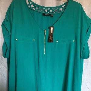 NWT Teal APT 9 Top. Sz 2x.